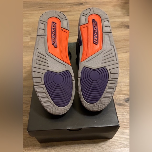 Jordan 3 ‘Court Purple’ - Size 10, Used - like New - Picture 4 of 4